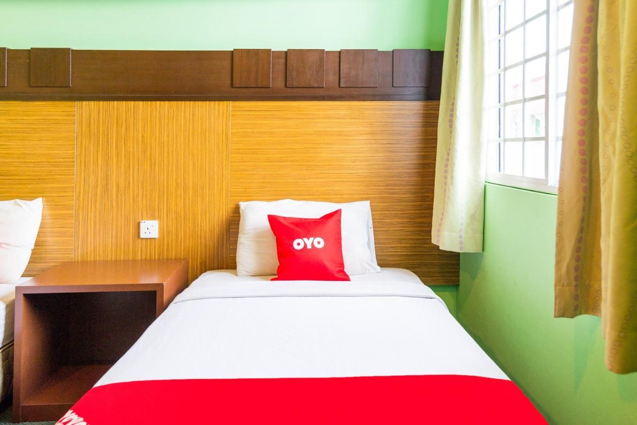 Oyo 89408 Royal Hotel Keningau Экстерьер фото