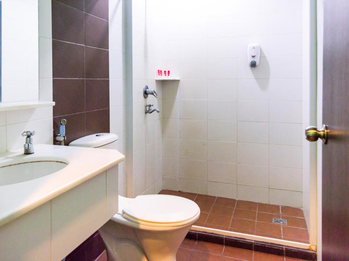 Oyo 89408 Royal Hotel Keningau Экстерьер фото