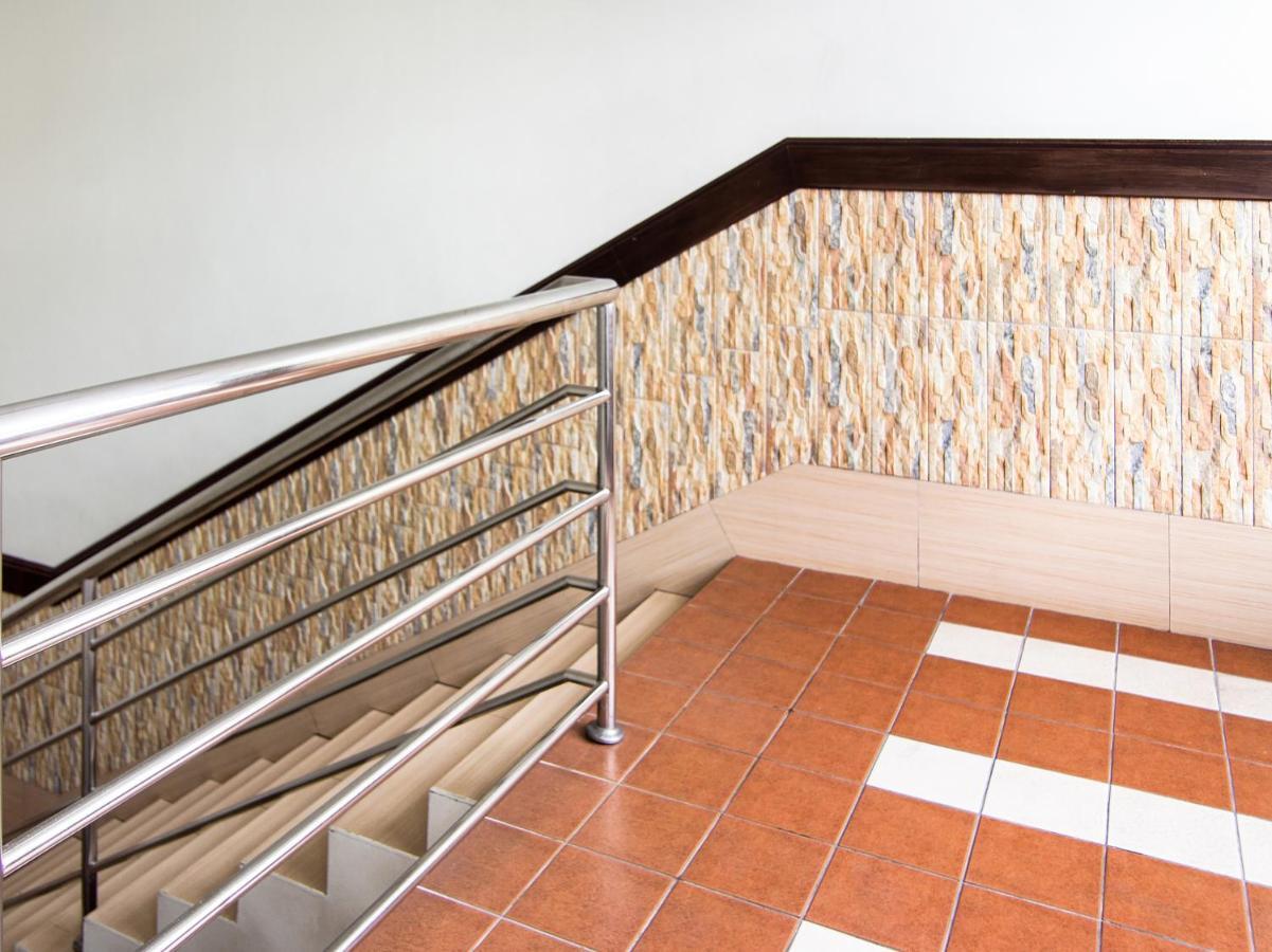 Oyo 89408 Royal Hotel Keningau Экстерьер фото