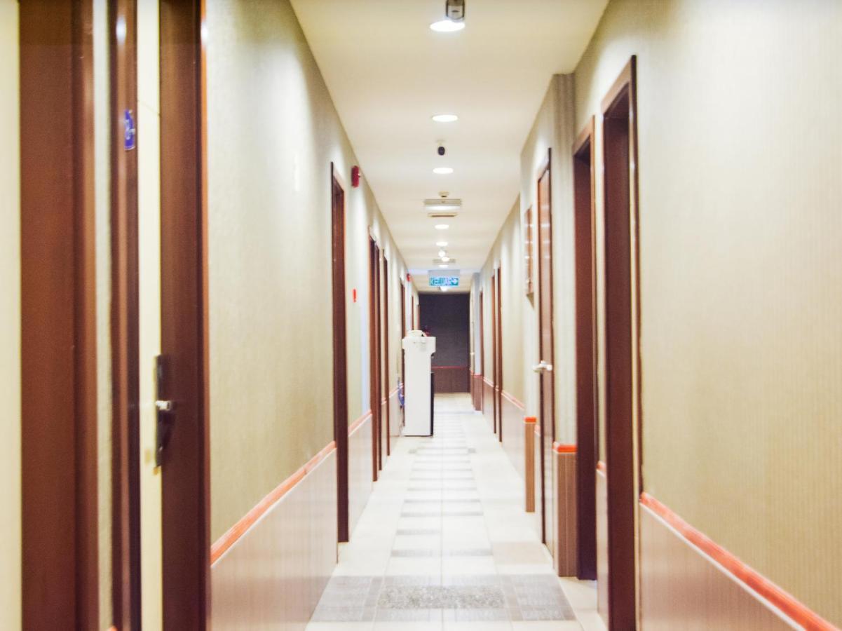 Oyo 89408 Royal Hotel Keningau Экстерьер фото